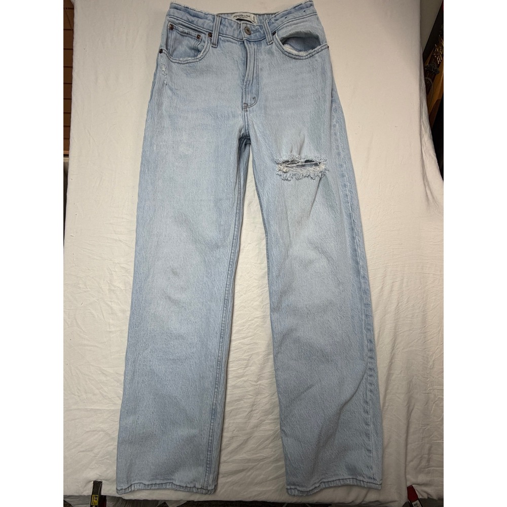 Abercrombie & Fitch The 90s Relaxed Jean High Rise Light Wash Distressed 27 4R